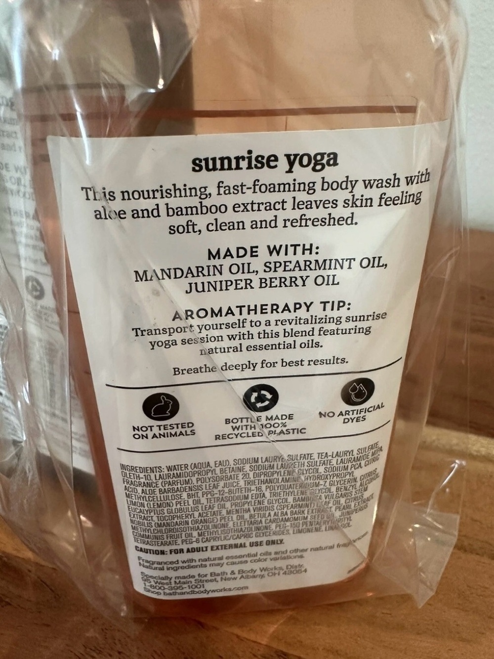 Bath & Body Works: Aromatherapy Body Wash Hot Springs Spa & Sunrise Yoga - Picture 4 of 5